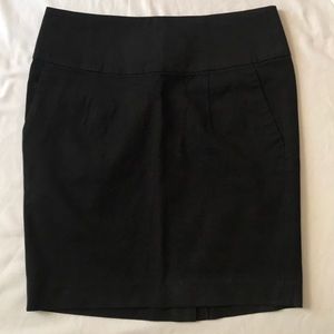 Banana Republic black skirt size 4 petite